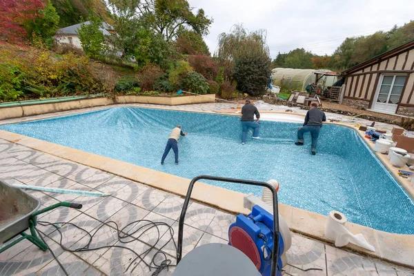 Choose SoCal Pools® / Southern California Pools™ for Custom Pool Builds