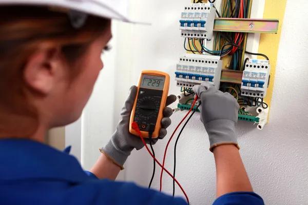 Budget friendly electrician lansdowne for quality service