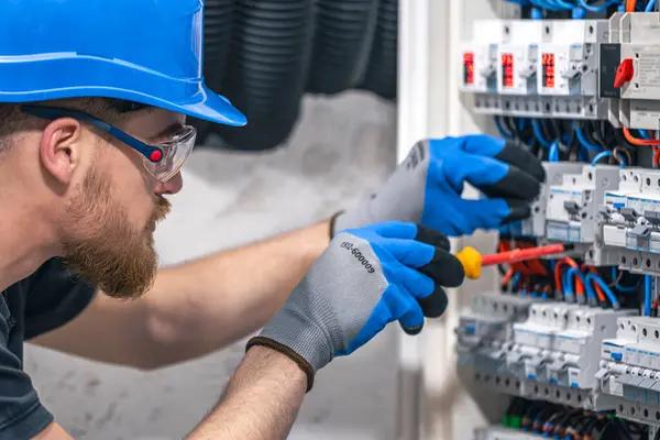 Top-Rated Electrician for Indoor & Outdoor Wiring