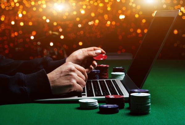 Explore Exclusive Features through Salas de Poker Online Platform