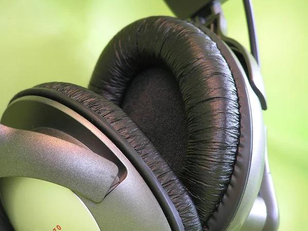 Planning the Perfect Reception with an Experienced Local Wedding DJ