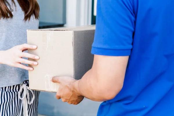 How to Prepare Toronto Area Shipments for Cross-Border LTL Delivery